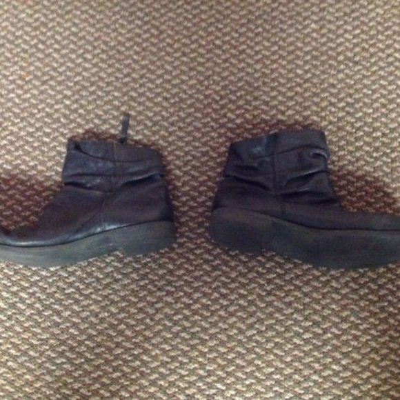 Black women's boots - Picture 1 of 2